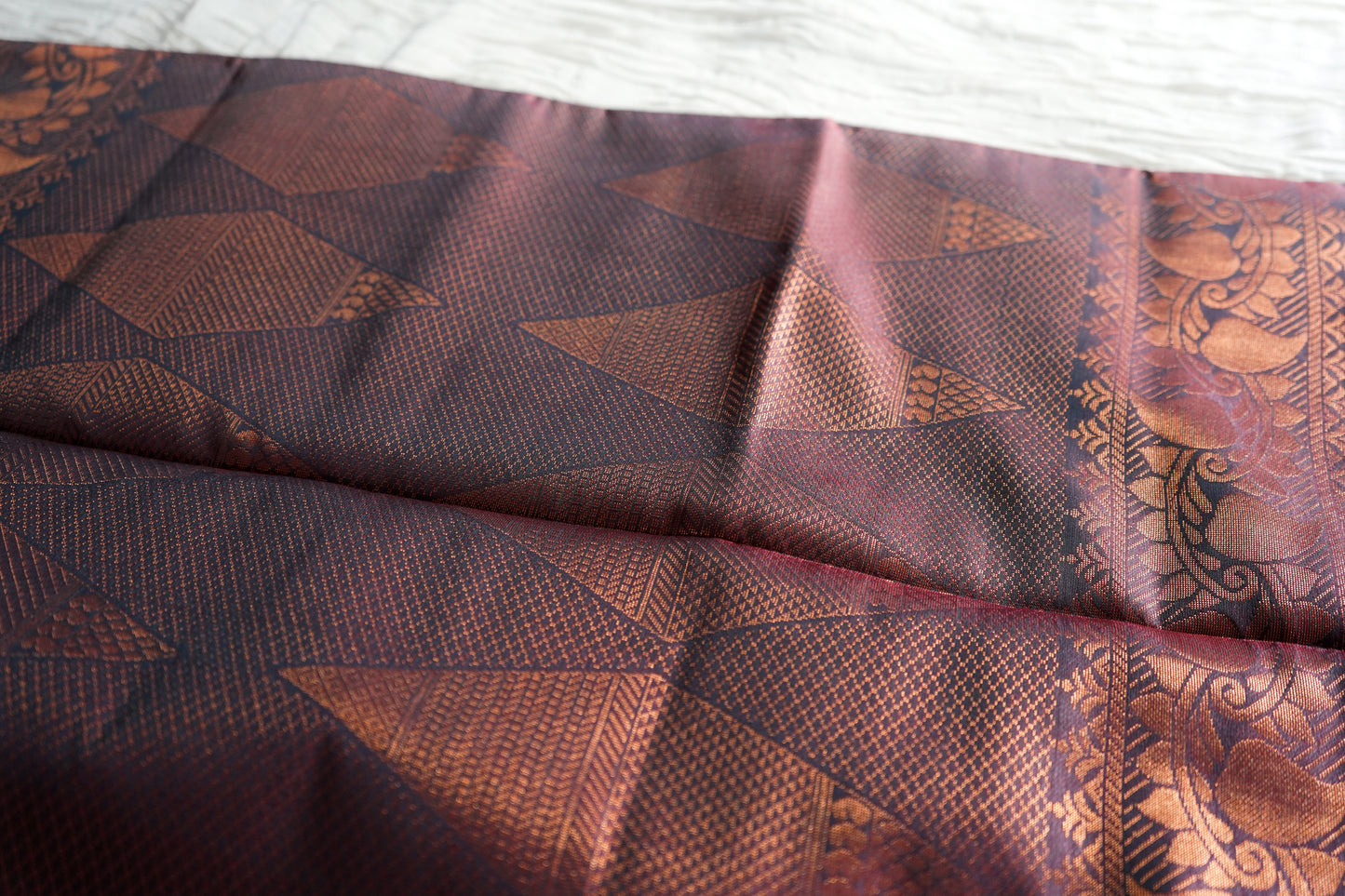 Royal Maroon Jacquard Pure Soft Silk Saree – Exquisite Handloom Elegance